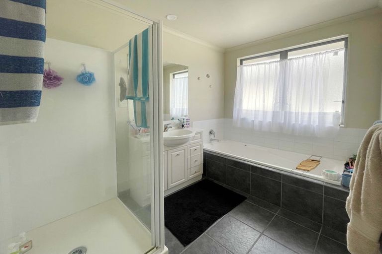 Photo of property in 25 Figaro Crescent, Takanini, 2112