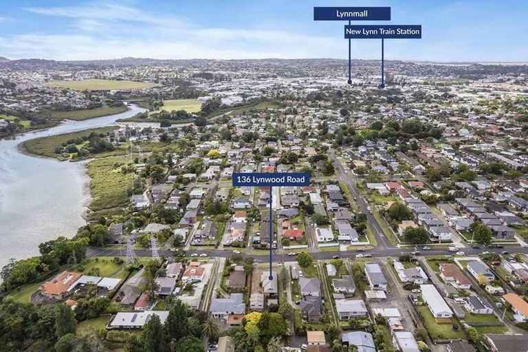 Photo of property in 136 Lynwood Road, New Lynn, Auckland, 0600