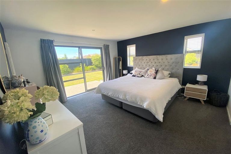 Photo of property in 22 Huntingdon Drive, Rangiora, 7400