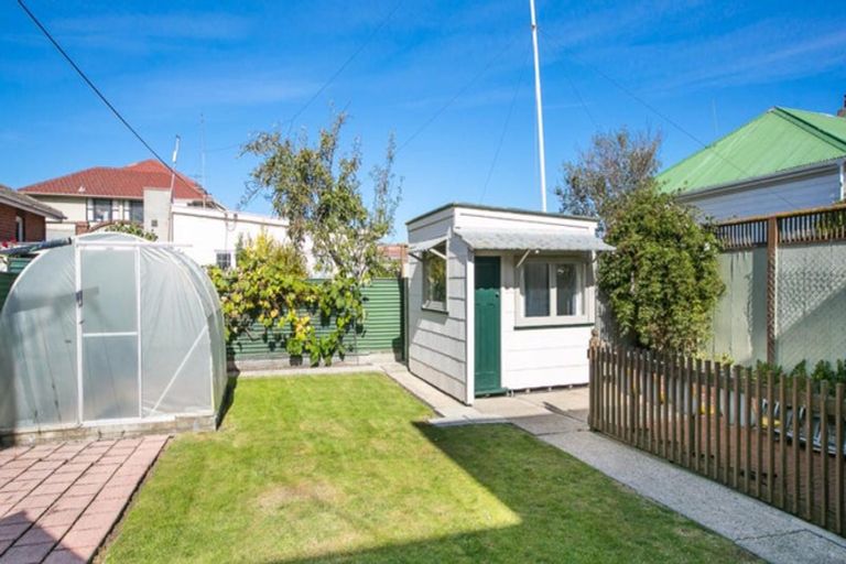 Photo of property in 107 Macandrew Road, South Dunedin, Dunedin, 9012