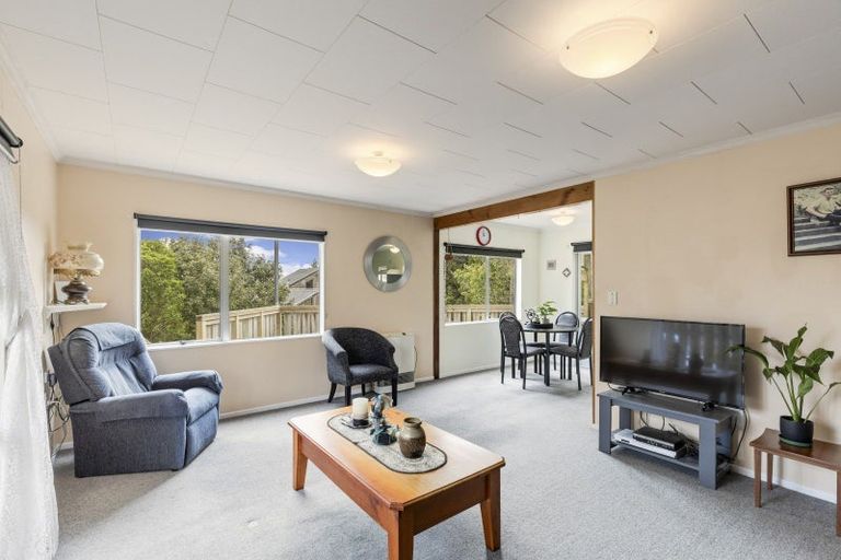 Photo of property in 79 Queens Road, Glen Avon, New Plymouth, 4312