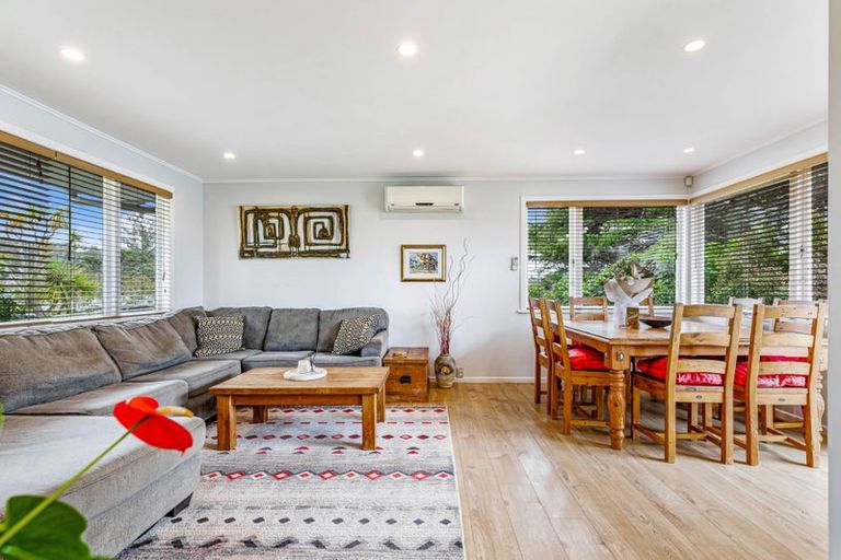 Photo of property in 42 Konini Road, Titirangi, Auckland, 0604