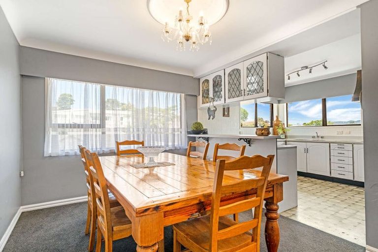 Photo of property in 1/248 Great North Road, Henderson, Auckland, 0612