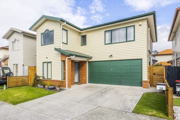 Photo of property in 38 Maypark Crescent, Flat Bush, Auckland, 2016
