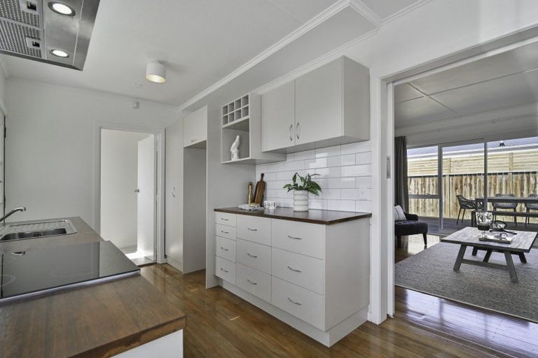 Photo of property in 34 Middle Road, Havelock North, 4130