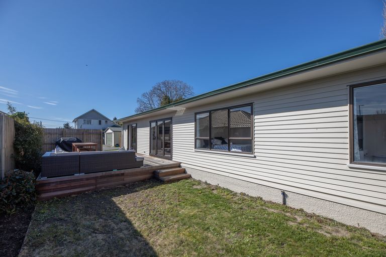 Photo of property in 166a Breezes Road, Aranui, Christchurch, 8061