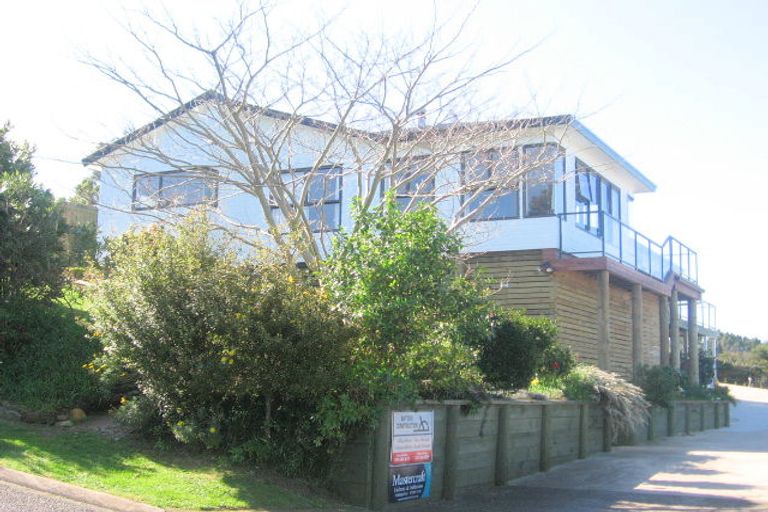 Photo of property in 16 Harbour Lights Terrace, Whitianga, 3592