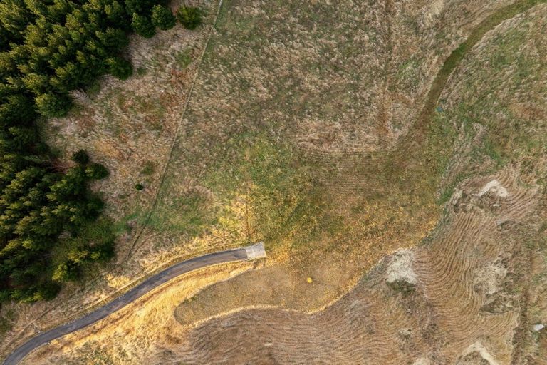 Photo of property in 27 Raratu Road, Kahuranaki, 4295