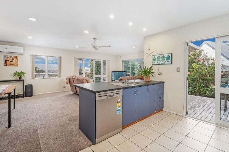 Photo of property in 102 The Quay, Pauanui, Hikuai, 3579