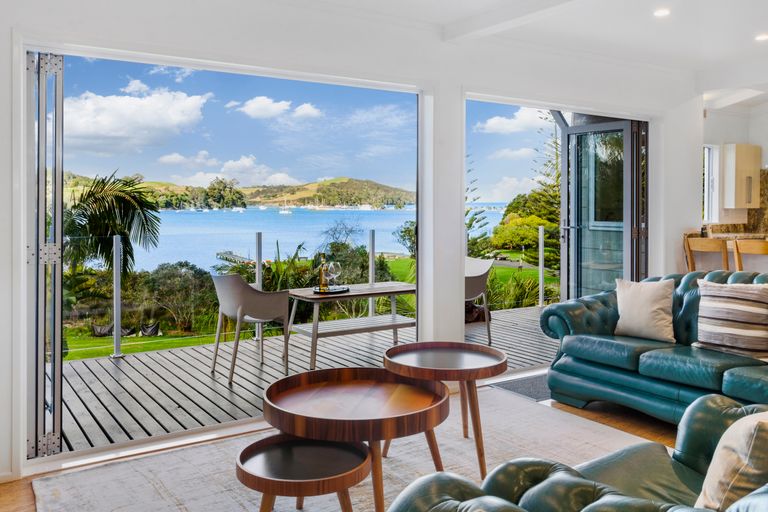 Photo of property in 15 Martin Road, Matakana, Warkworth, 0985