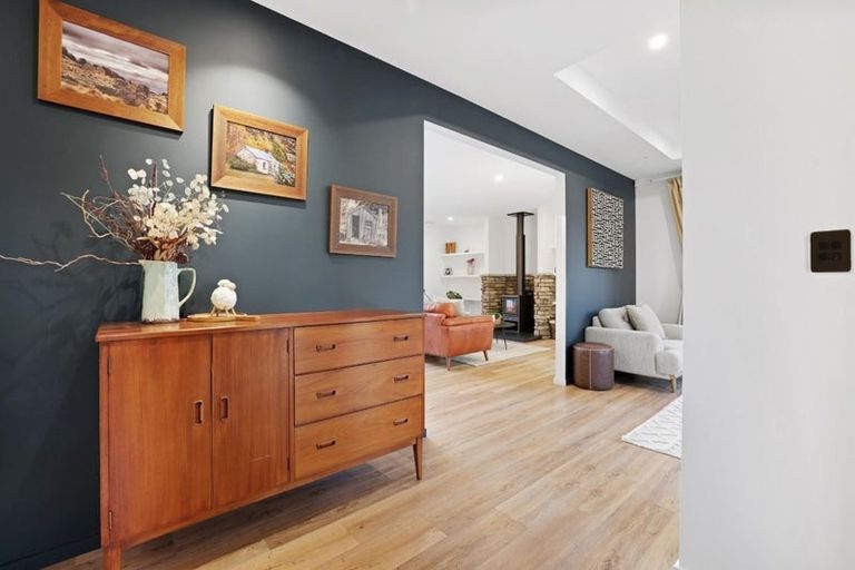 Photo of property in 24 Irvines Track, Halswell, Christchurch, 8025