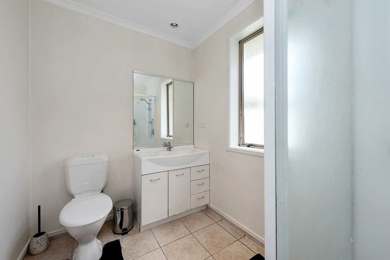 Photo of property in 3 Nobleman Place, Hamilton East, Hamilton, 3216