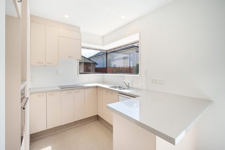 Photo of property in 2/88 Colombo Street, Beckenham, Christchurch, 8023