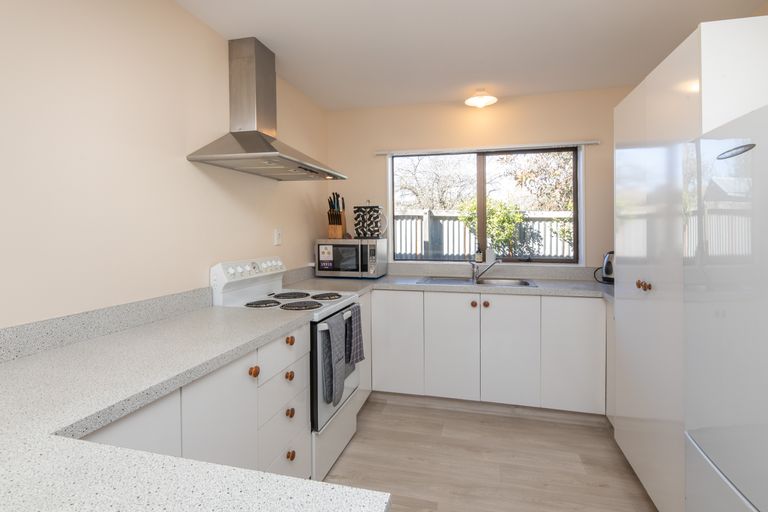 Photo of property in 166a Breezes Road, Aranui, Christchurch, 8061