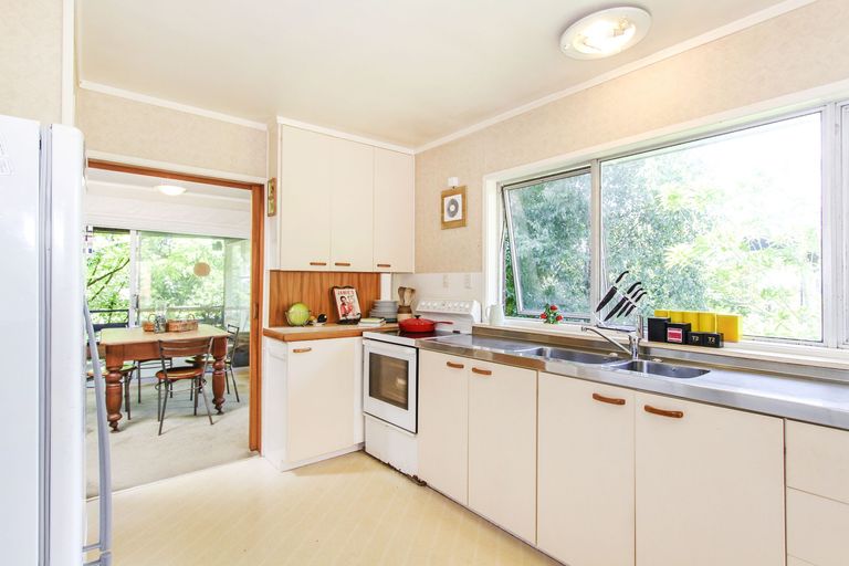 Photo of property in 201 Godley Road, Titirangi, Auckland, 0604
