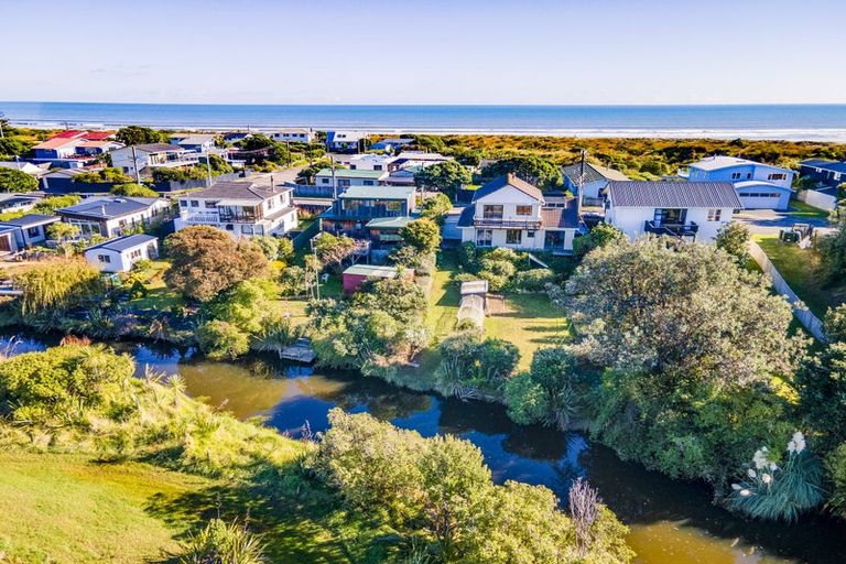 Photo of property in 12 Moana Street, Otaki Beach, Otaki, 5512