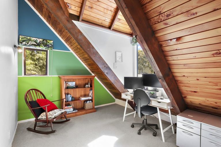 Photo of property in 104 Konini Road, Titirangi, Auckland, 0604