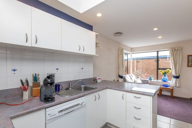 Photo of property in 14 Innisfree Place, Northwood, Christchurch, 8051