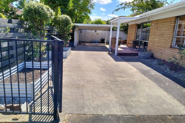Photo of property in 16a Manse Road, Pahurehure, Papakura, 2113