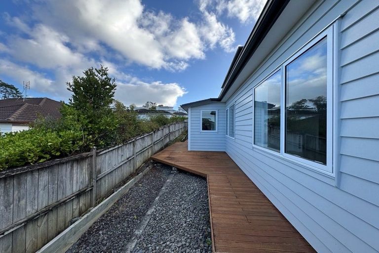 Photo of property in 18 Taurikura Way, Fairview Heights, Auckland, 0632