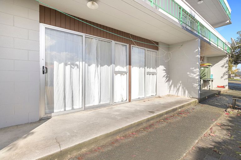 Photo of property in 2/4 Moana Street, Frankton, Hamilton, 3204