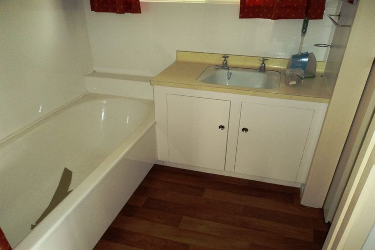 Photo of property in 57 Kennedy Crescent, Wanaka, 9305