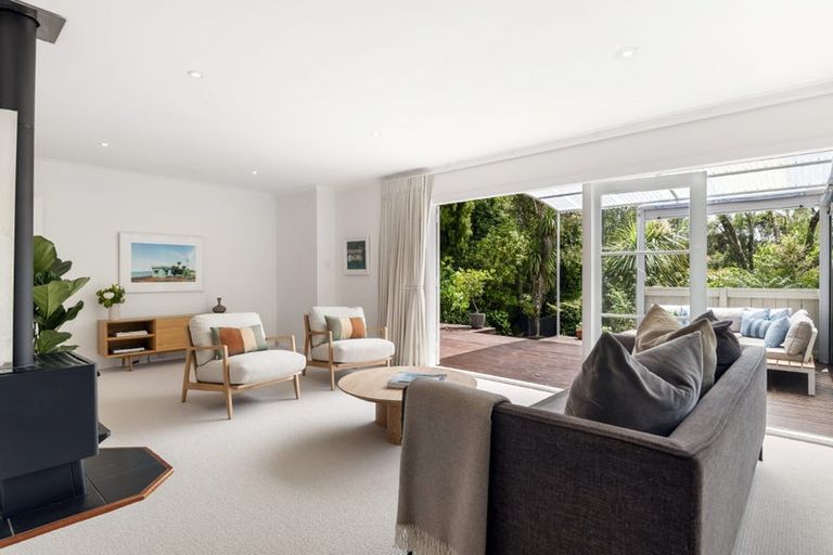 Photo of property in 1/72 Roseberry Avenue, Birkenhead, Auckland, 0626