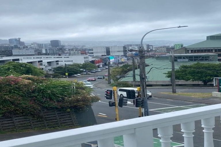 Photo of property in 1 Bidwill Street, Mount Cook, Wellington, 6021