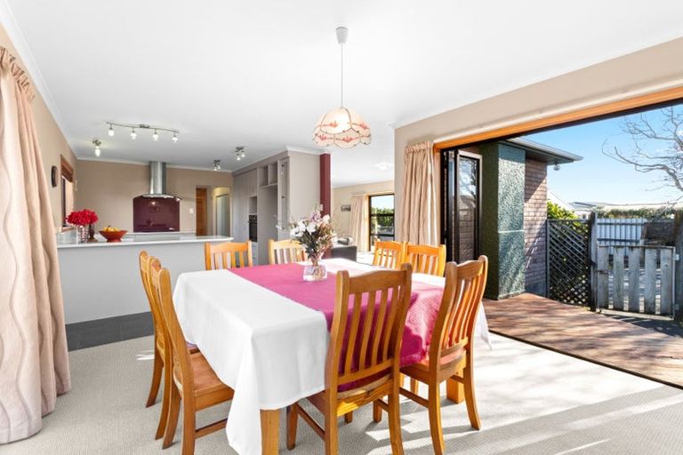 Photo of property in 5b Truby King Street, Merrilands, New Plymouth, 4312