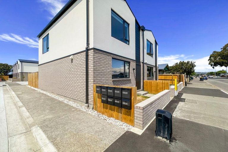 Photo of property in 2/116 Aldwins Road, Phillipstown, Christchurch, 8062