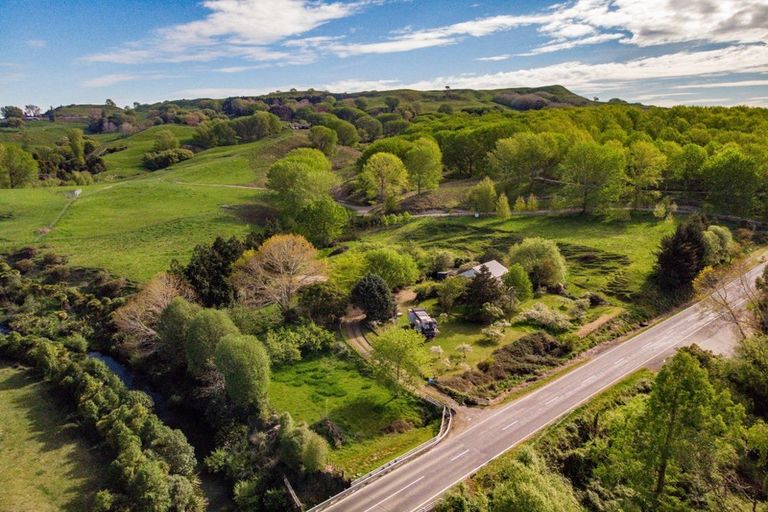 Photo of property in 940 Waimarama Road, Waimarama, Havelock North, 4294