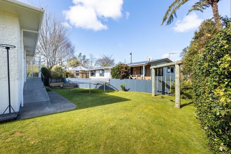 Photo of property in 15 Tainui Terrace, Inglewood, 4330