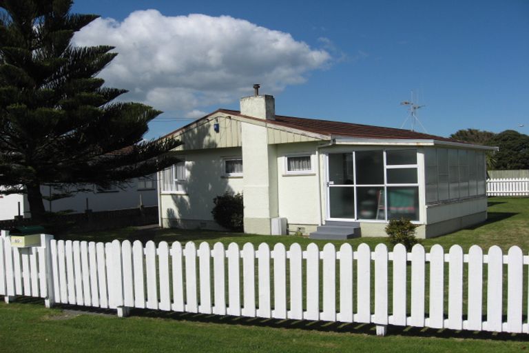Photo of property in 60 Manuka Street, Castlecliff, Whanganui, 4501