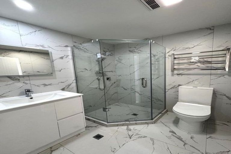 Photo of property in 56f Cyclamen Road, Mangere, Auckland, 2022