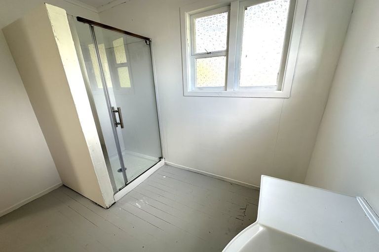 Photo of property in 305 Don Buck Road, Massey, Auckland, 0614