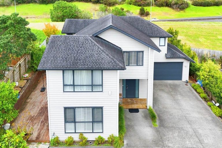 Photo of property in 56 Huntington Park Drive, Greenhithe, Auckland, 0632