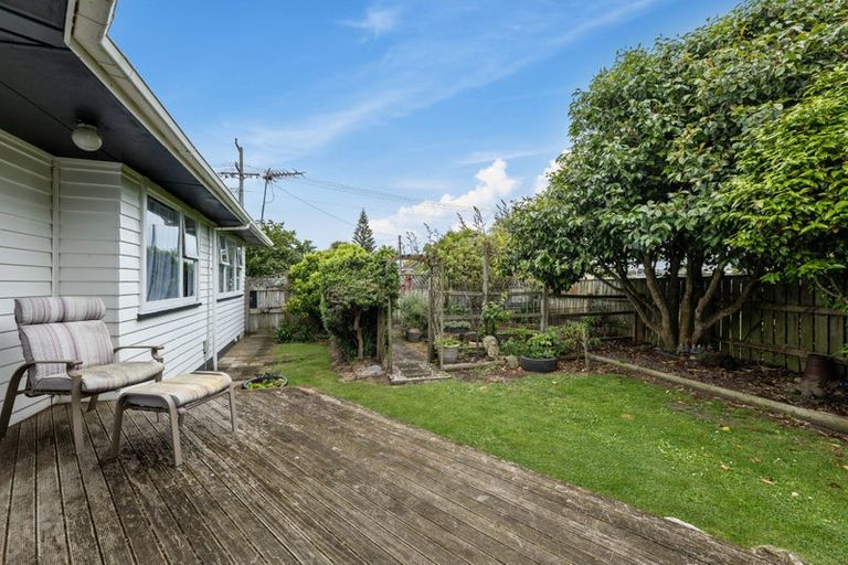 Photo of property in 3 Iredale Road, Hawera, 4610
