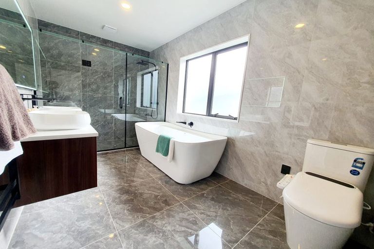 Photo of property in 5 Sager Midgley Road, Hobsonville, Auckland, 0616