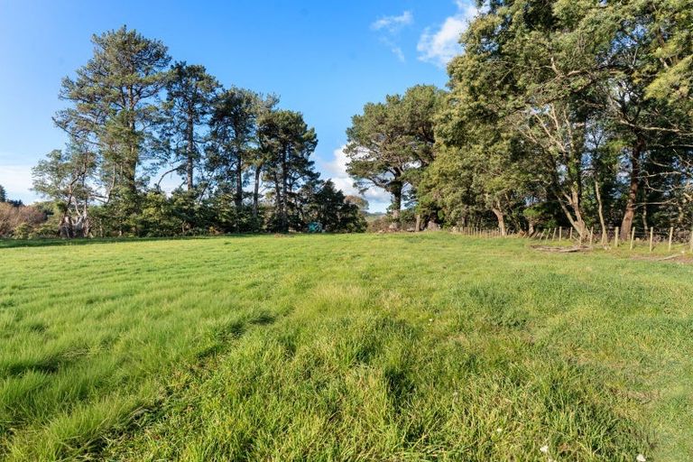 Photo of property in 172 Moeraki Road, Hinakura, Martinborough, 5784