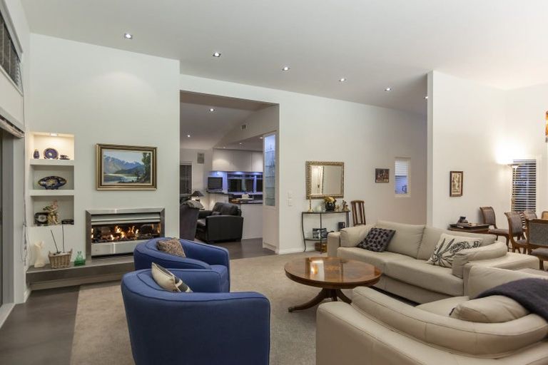 Photo of property in 5 Hana Udy Place, Paraparaumu Beach, Paraparaumu, 5032