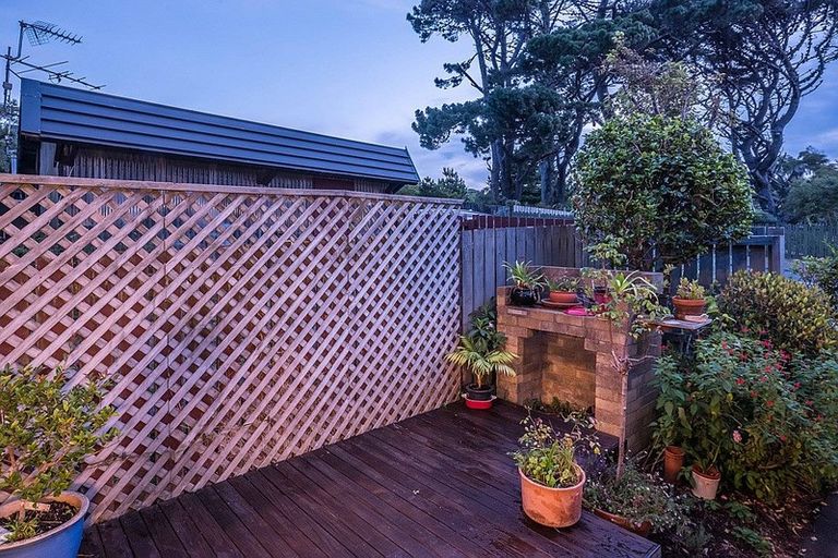 Photo of property in 72 Cunliffe Street, Churton Park, Wellington, 6037
