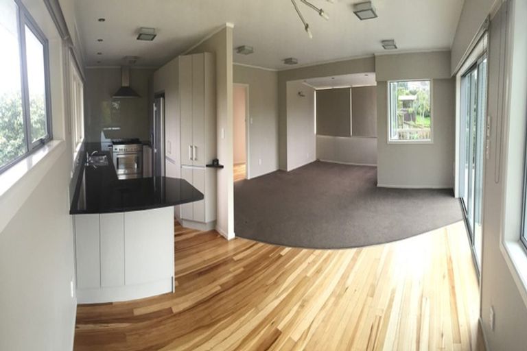 Photo of property in 14 Felstead Street, Birkenhead, Auckland, 0626