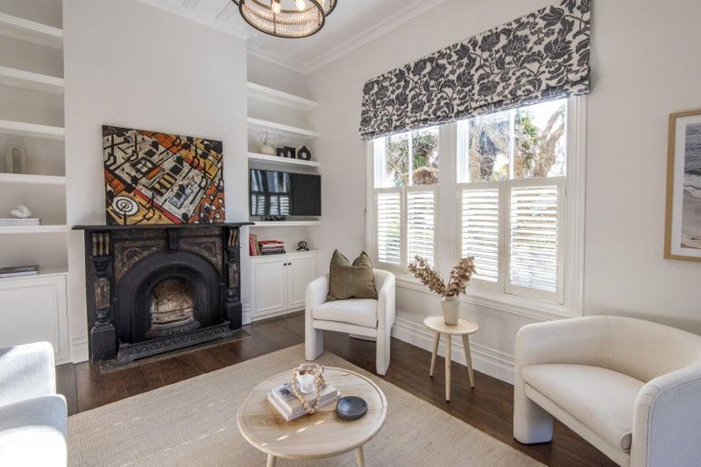 Photo of property in 2 Grahame Street, Devonport, Auckland, 0624