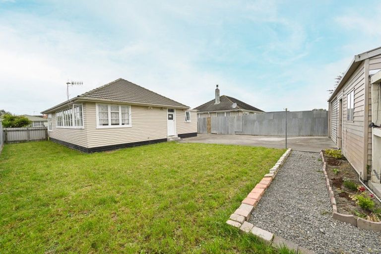 Photo of property in 37 Constable Crescent, Onekawa, Napier, 4110