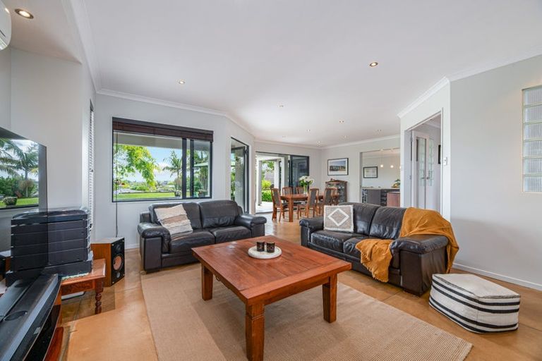 Photo of property in 19 Highfields Terrace, Henderson, Auckland, 0612