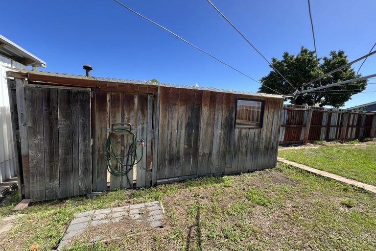 Photo of property in 172 Springs Road, Hornby, Christchurch, 8042