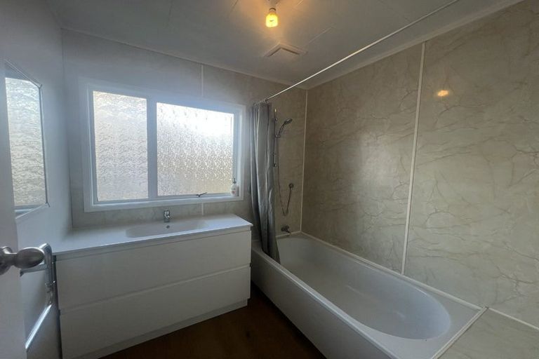 Photo of property in 8 Invergarry Road, Hilltop, Taupo, 3330