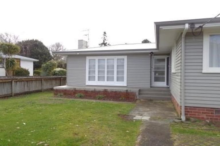 Photo of property in 18 Enderby Drive, Te Atatu Peninsula, Auckland, 0610