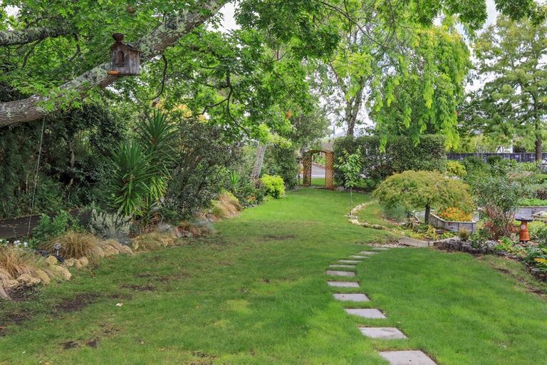 Photo of property in 21 Selwyn Road, Havelock North, 4130
