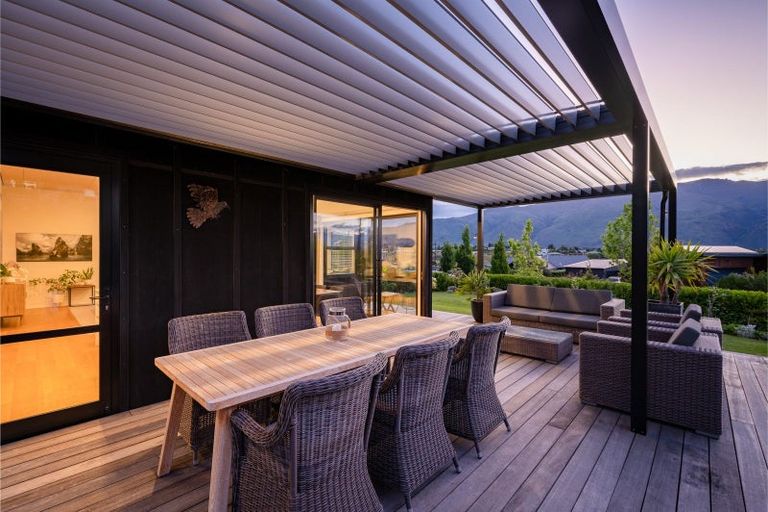 Photo of property in 1 Kirimoko Crescent, Wanaka, 9305